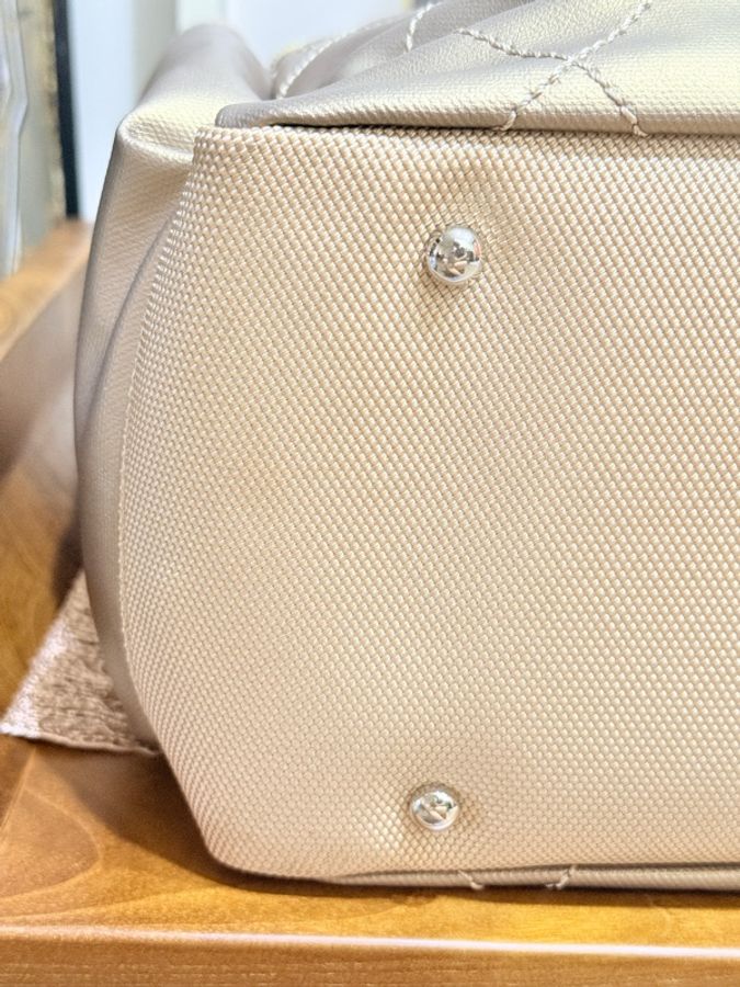 CHANEL 香奈兒 肩背 手提 兩用托特包 很美很美的香檳金🥂媽媽包 日用包 輕旅行-27