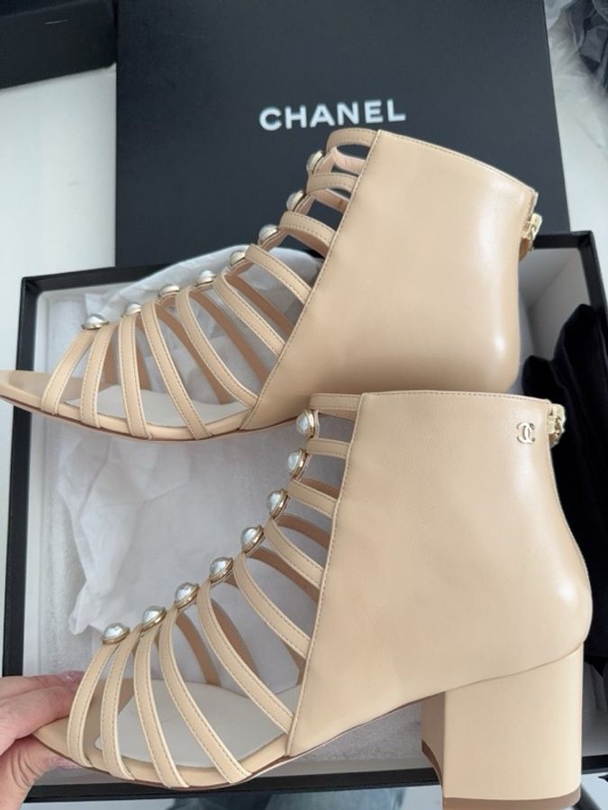 【全新品】香奈兒員購chanel米色奶茶色珍珠羅馬露趾涼鞋 39碼-0