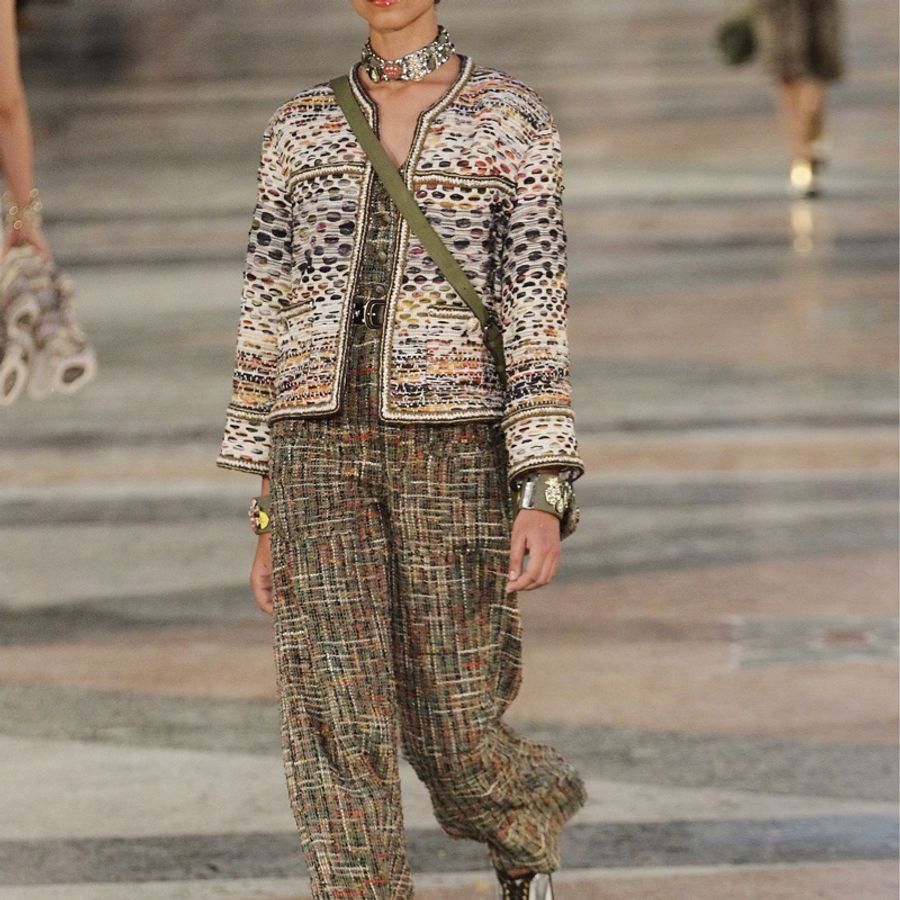 Chanel 17年古巴系列秀款绿色丹宁牛仔贝壳仙人掌琉璃图案宽手镯-9