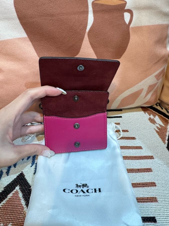Coach 經典 C Logo 焦糖棕色短夾 / 卡包｜平滑皮革 撞色邊油設計(附原廠防塵袋)-4