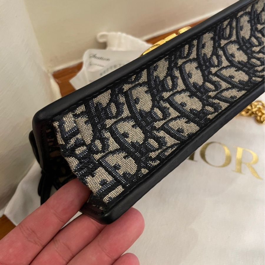 DIOR 藍提花蒙田MINI斜背包橫式-17