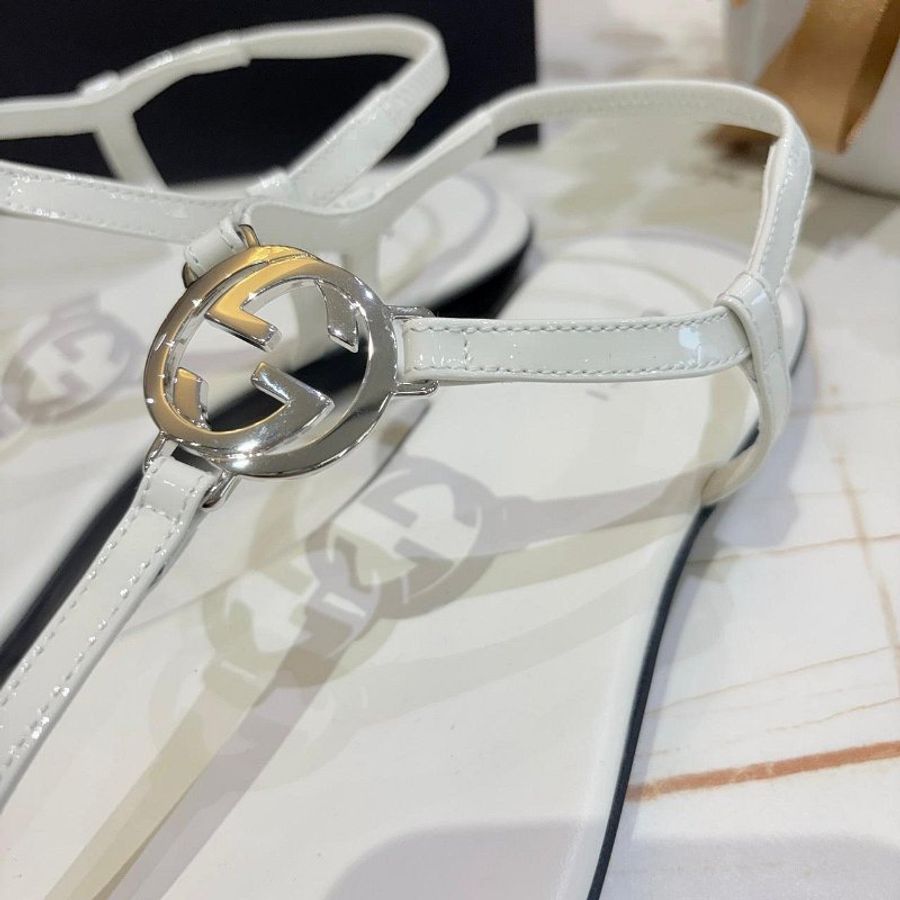 GUCCI 雙G long 白色漆皮平底涼鞋-5