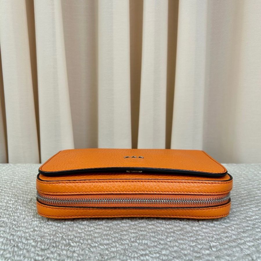 FENDI 橘色荔枝紋翻蓋包-4