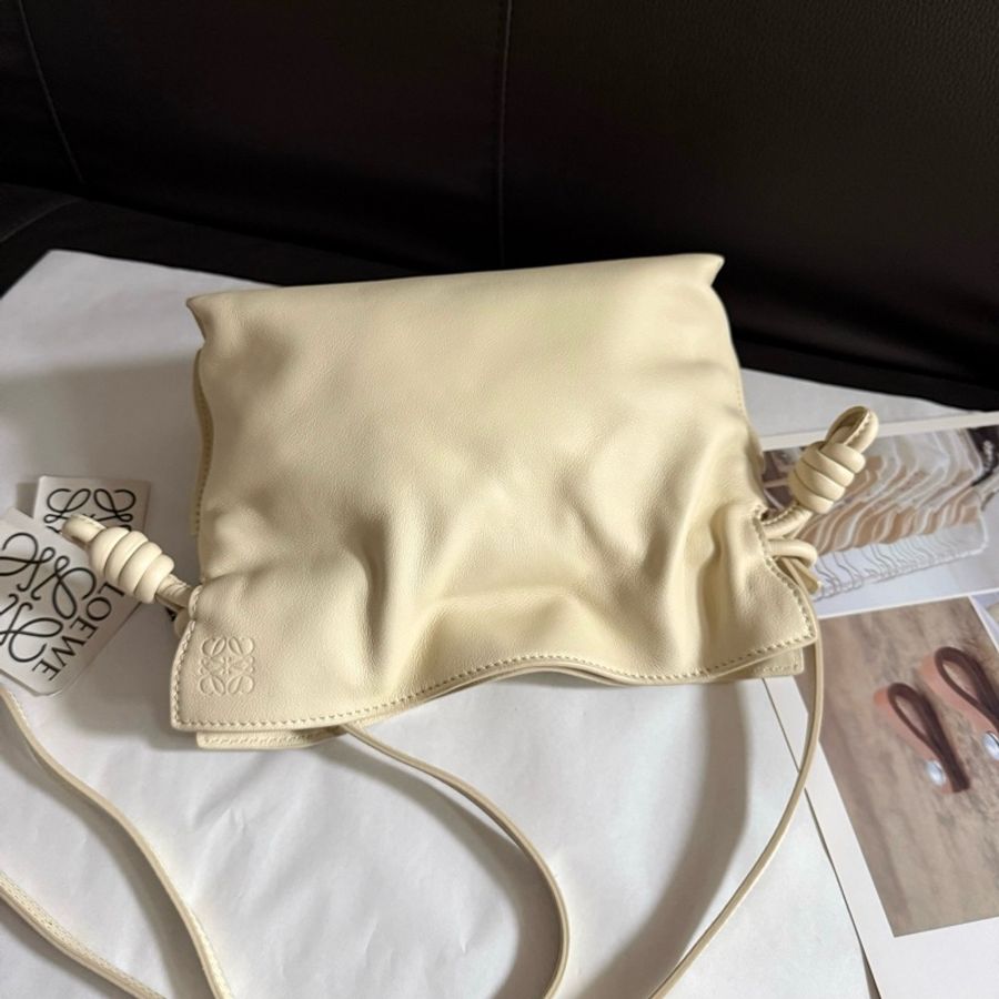 LOEWE羅意威 Flamenco福袋單肩包斜挎包手拿包 米白色-1