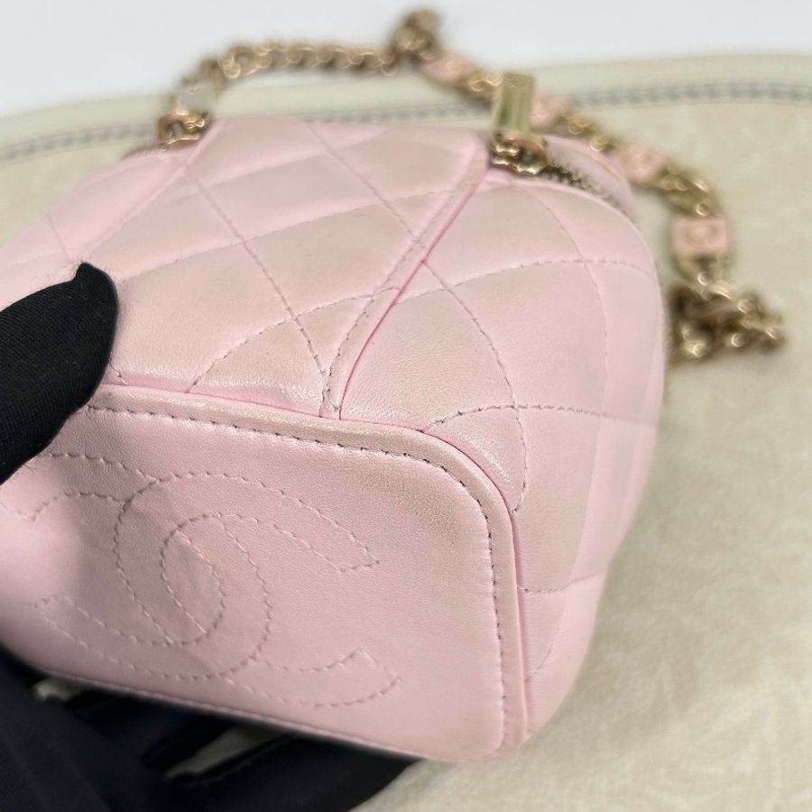 CHANEL香奈兒 粉色 含鏡子琺瑯扣菱格金屬色皮穿鏈鏈條 羊皮 盒子包-11