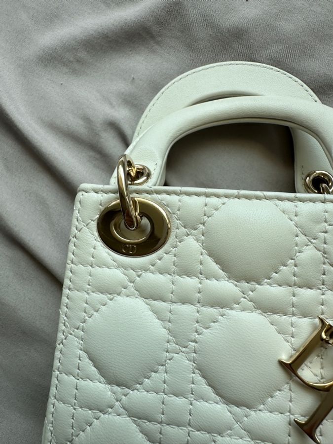 ✨【收藏級大全套】夢幻白金 Lady Dior Micro｜12 × 4 × 11 cm｜附件齊全｜加贈高質感鍊帶-5