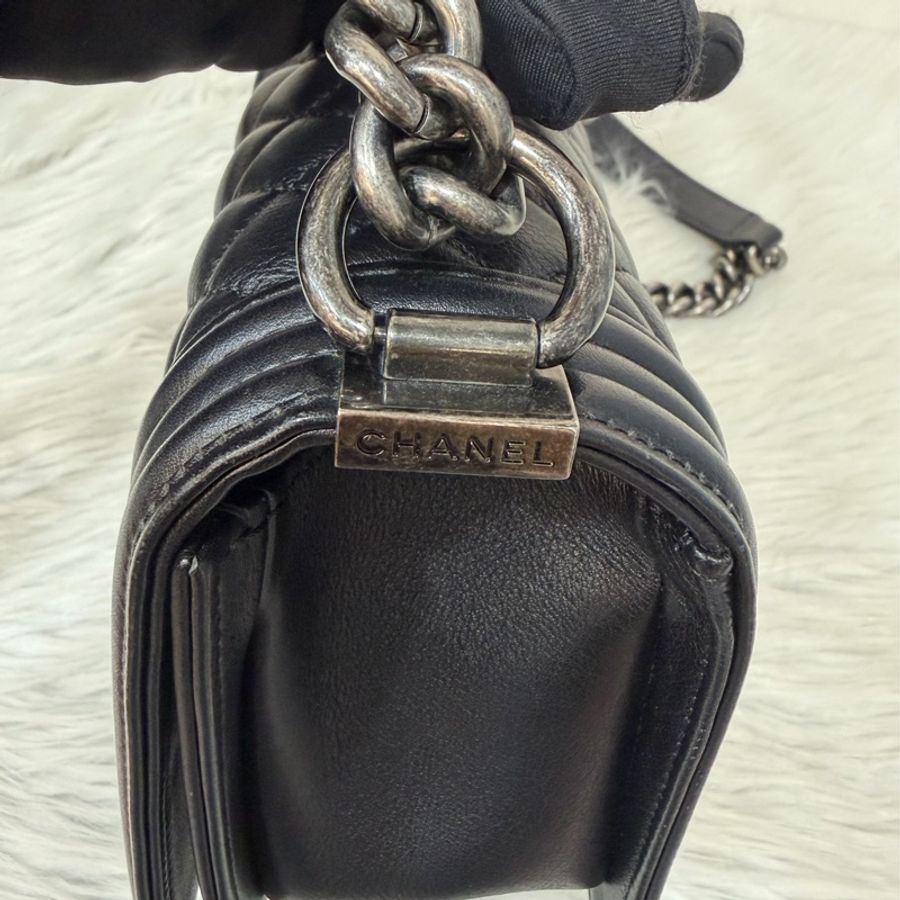 CHANEL A67086 COCO BOY 25 黑色 牛皮 菱格紋 銀鍊 斜背包肩背包男孩包口蓋包-16