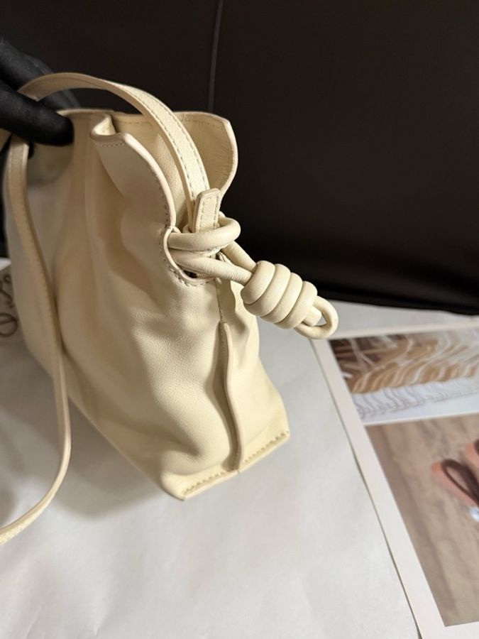 99新 LOEWE羅意威 白色牛皮Flamenco福袋單肩斜挎包手拿包 米白色 有肩帶-3