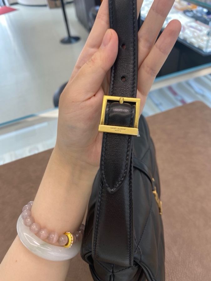 Ysl/ 聖羅蘭黑金羊皮hobo 軟軟綿綿的小羊皮 手提、腋下 尺寸：24 x 18 x 5.5 附件：塵袋-12
