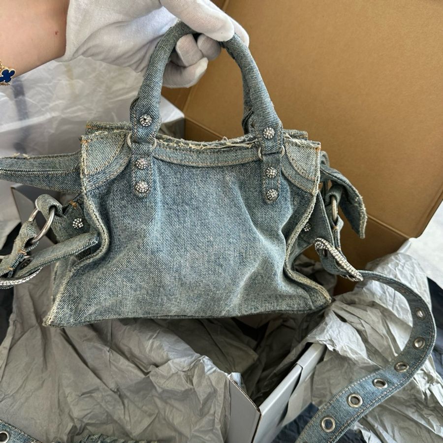 巴黎世家/Balenciaga NEO CAGOLE CITY 棉 長38.9 x 高24.9 x 寬17.0釐米    專櫃價26900。-3