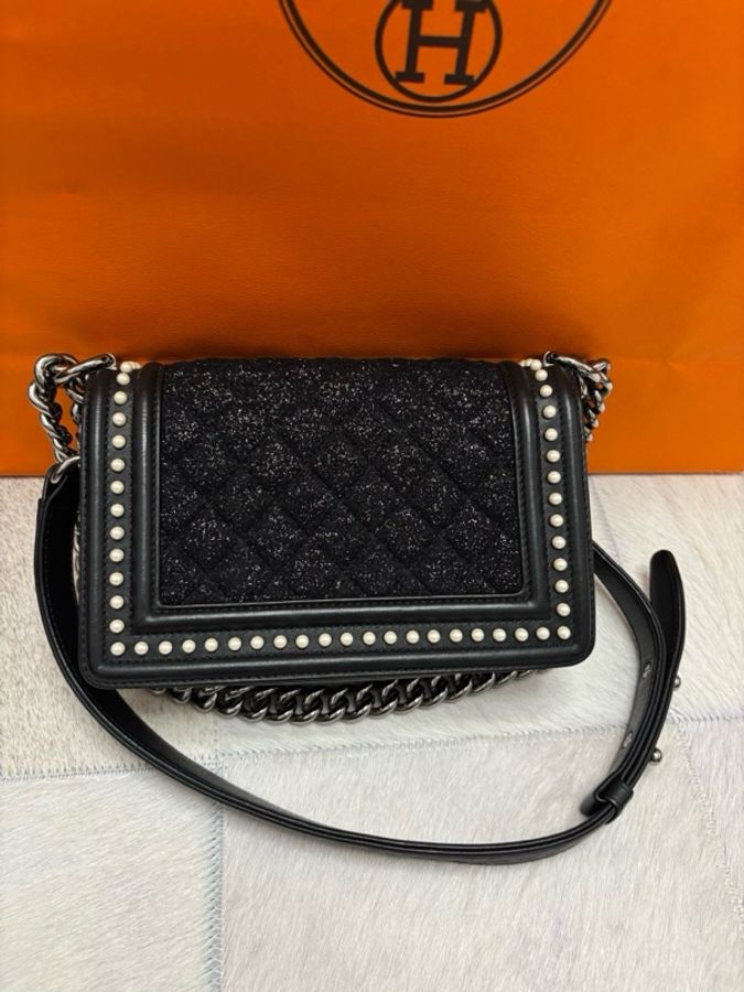 Chanel 香奈兒 leboy小號黑銀毛呢珍珠限定款 26開-1