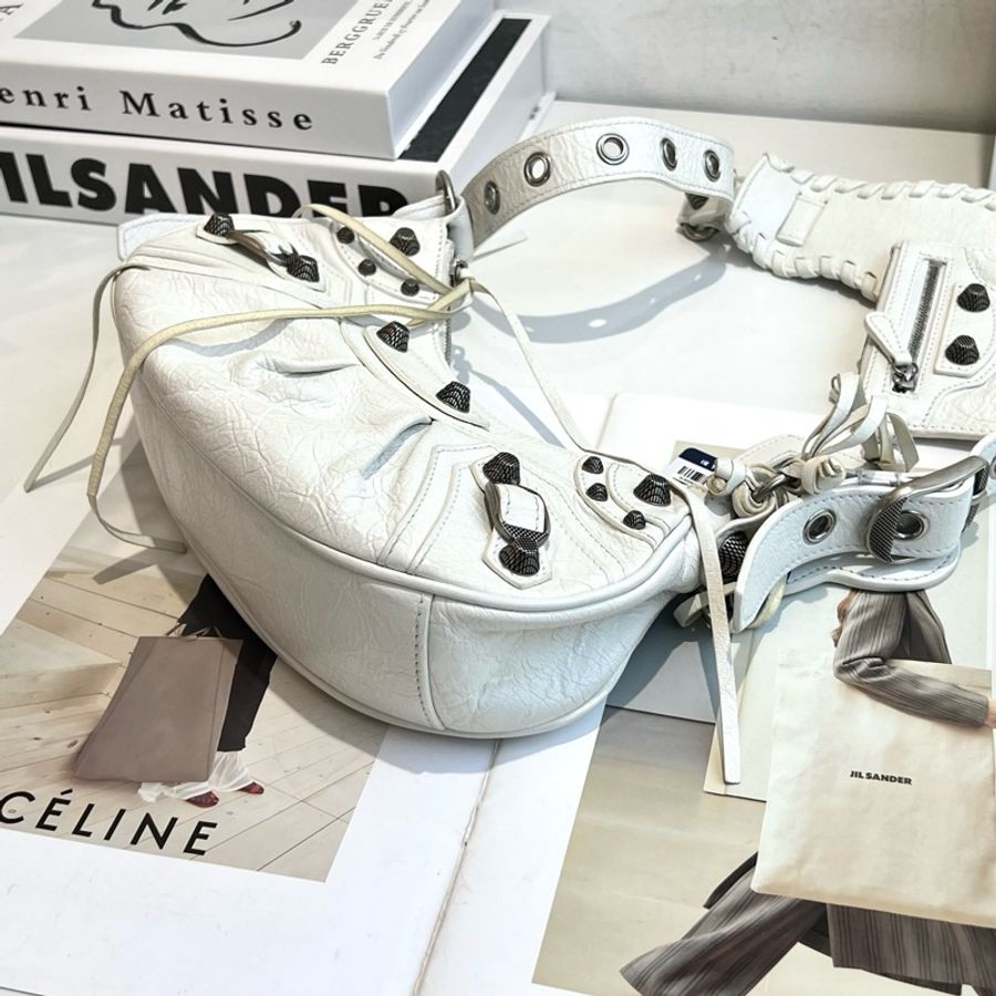 巴黎世家/Balenciaga 白色Le Cagole月牙機車斜挎包-3