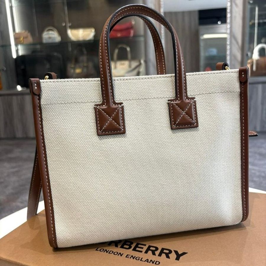BURBERRY Mini Frey 字母帆布拼皮革兩用托特包-1
