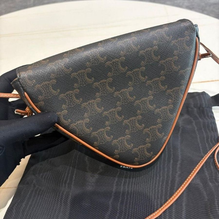 CELINE 帆布小牛皮飾邊釦式三角斜背包-2