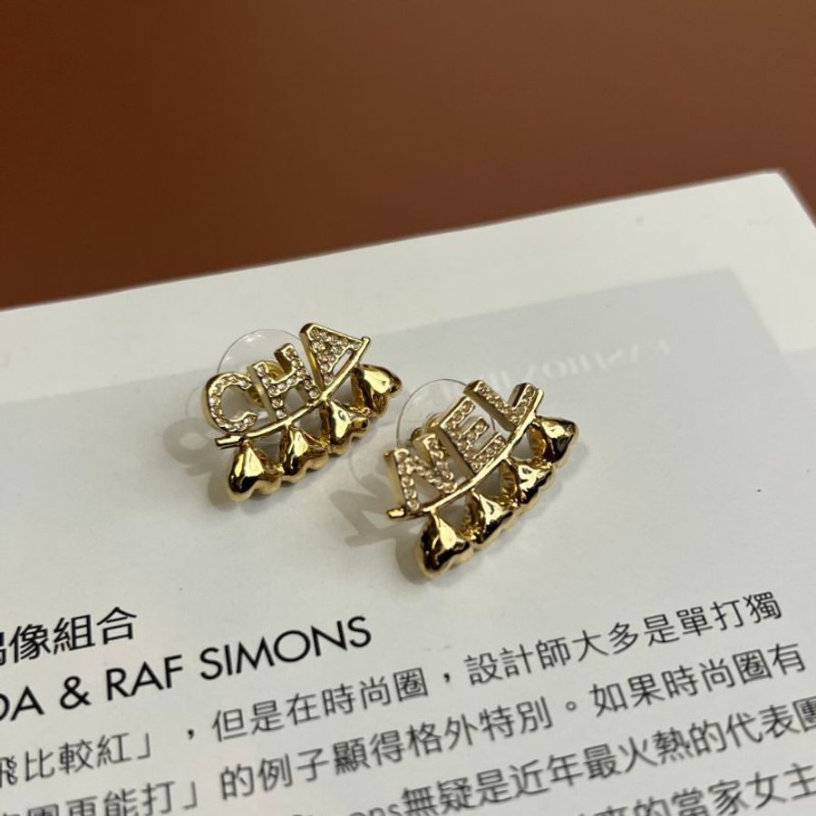 ::CHANEL:: ABA271 金色水鑽字母 愛心綴飾貼耳 耳環-7