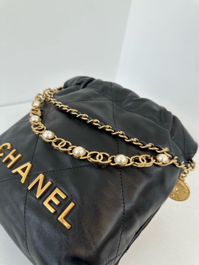 Chanel 香奈兒🖤 24a限量特別款⭐️黑金mini Bag珍珠鏈迷你垃圾袋🩷 牛皮 99新✨芯片款💕-8