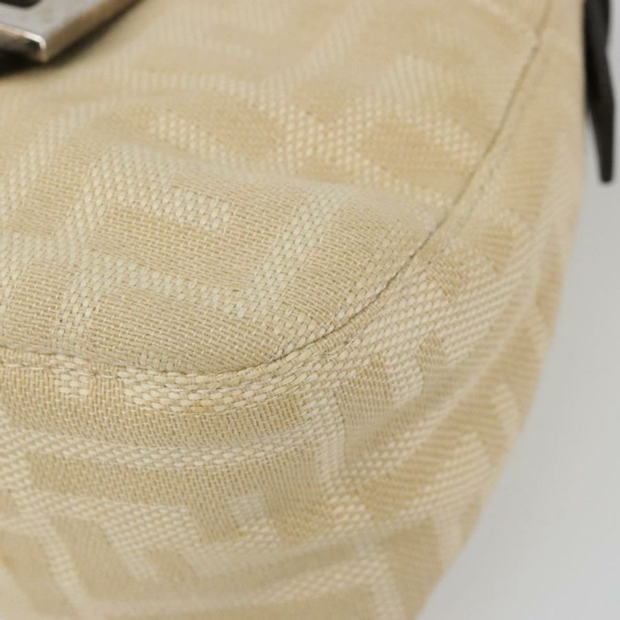 【日本直送】FENDI Zucca帆布Mamma Baguette肩背包 米色 銀色 正品 187318A-13