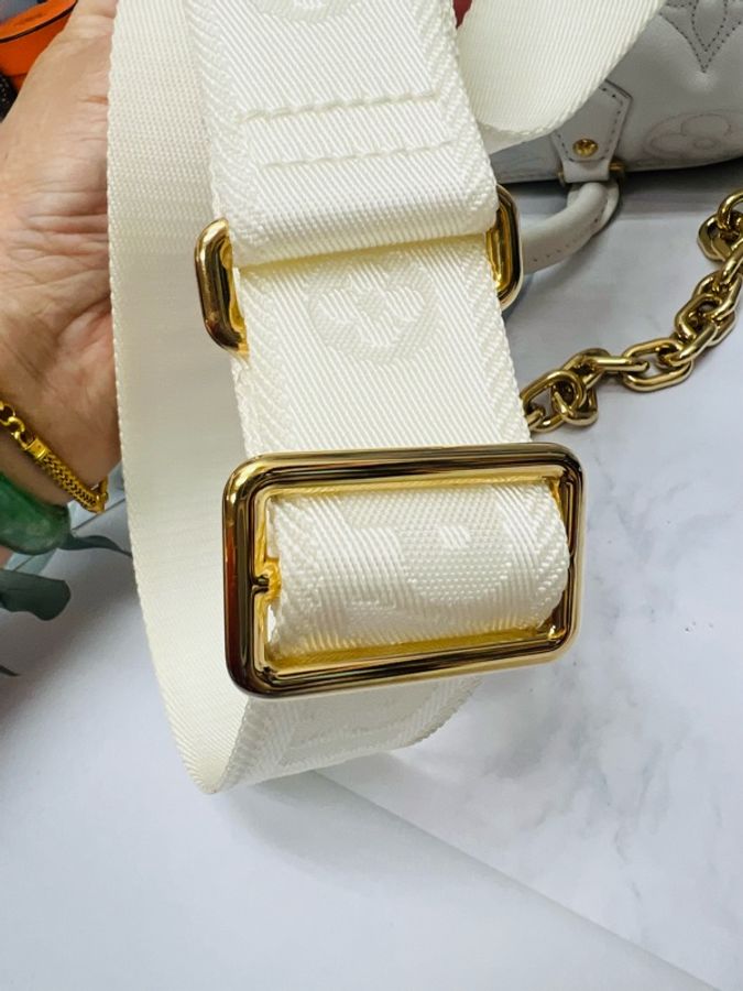 lv白雪公主壓紋包-5