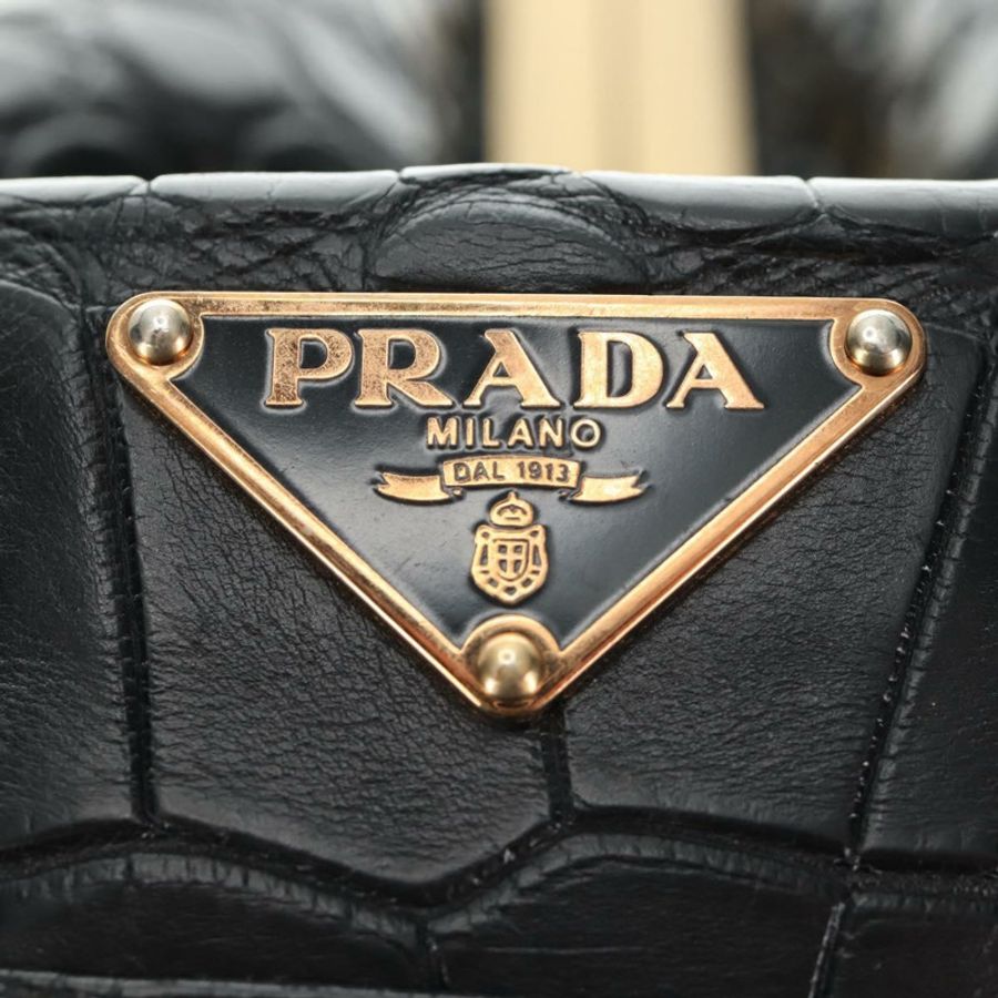 【日本直送】PRADA 鱷魚紋壓花黑色金色皮革手提包，正品編號 185588V-17