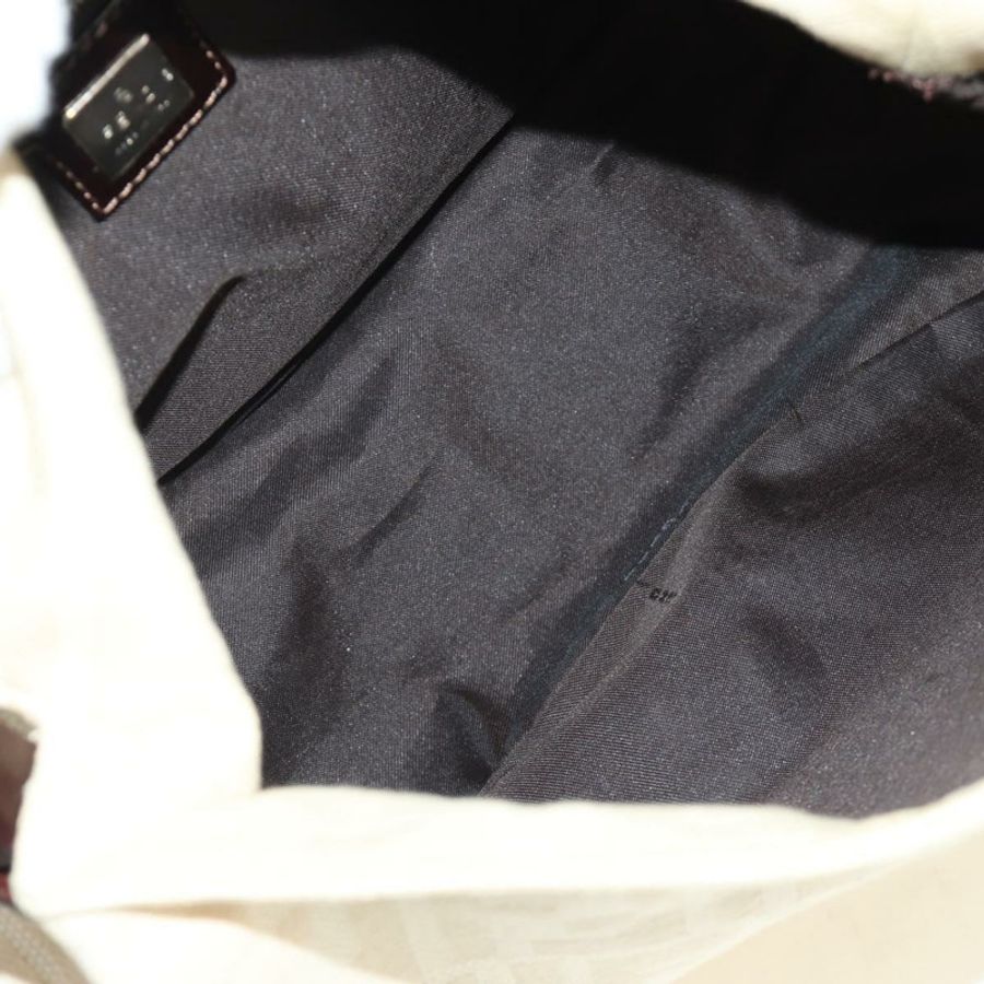 【日本直送】FENDI Zucca 帆布 Mamma Baguette 單肩包米色銀色正品 mr2561M-9