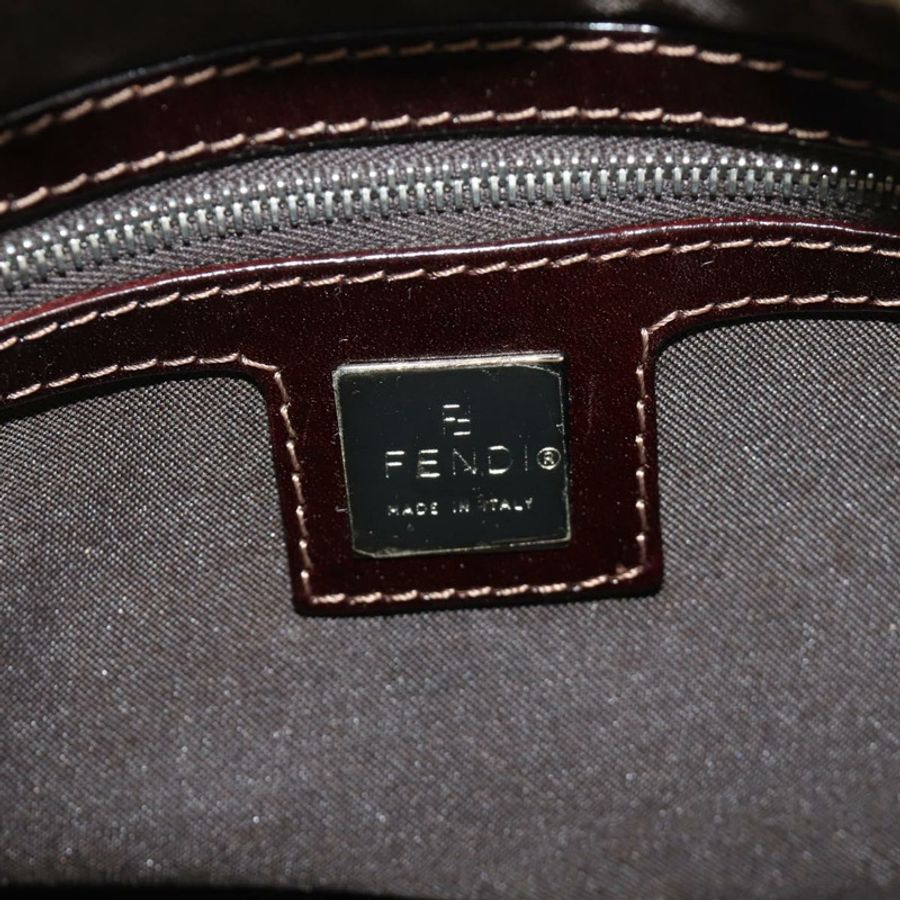 【日本直送】FENDI Zucca 帆布 Mamma Baguette 單肩包米色銀色正品 mr2561M-21