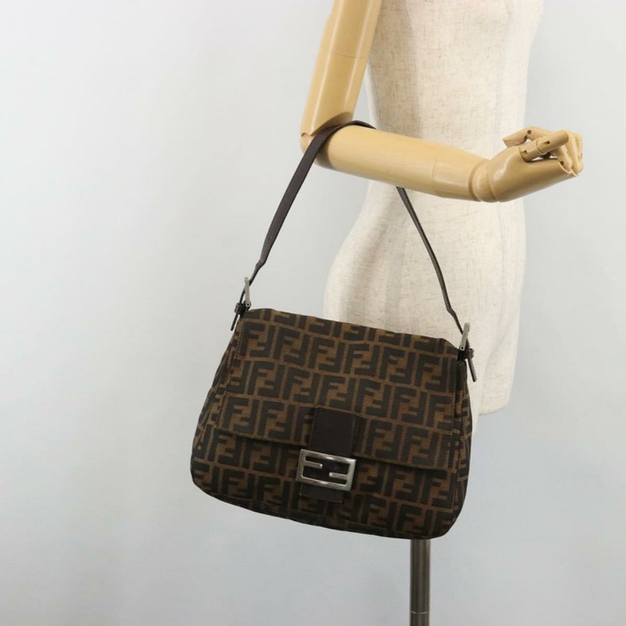 【日本直送】FENDI Zucca帆布Mamma Baguette單肩包 黑色 銀色 棕色 正品 187420V-24