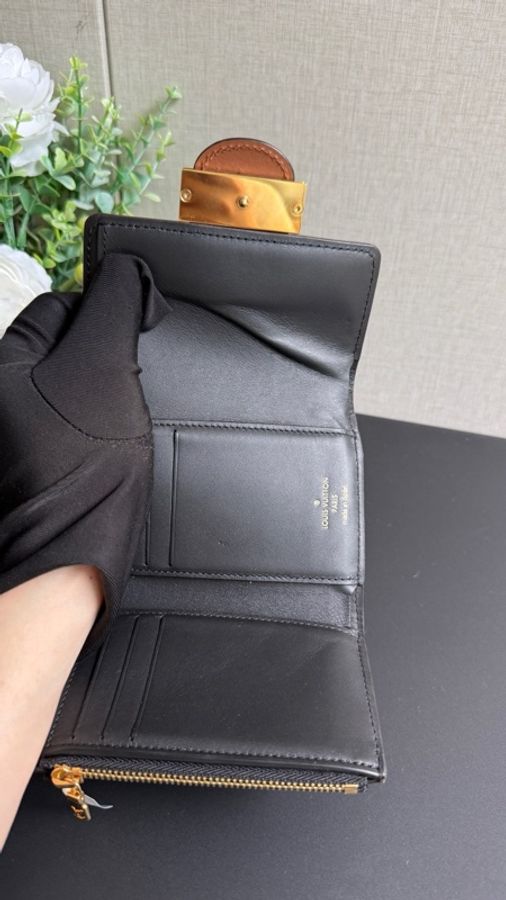 Louis Vuitton 路易威登  達芙妮錢包芯片款-4
