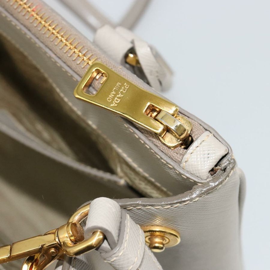 【日本直送】PRADA 手提包 Saffiano 皮革 2way Gray Gold Auth 187034A-26