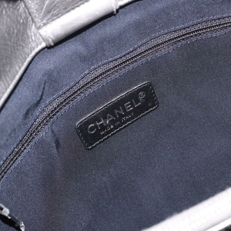 【日本直送】香奈兒 (CHANEL) Matelasse Chain Me 單肩包，銀色皮革，CC 標誌，正品編號 187120SAV-16