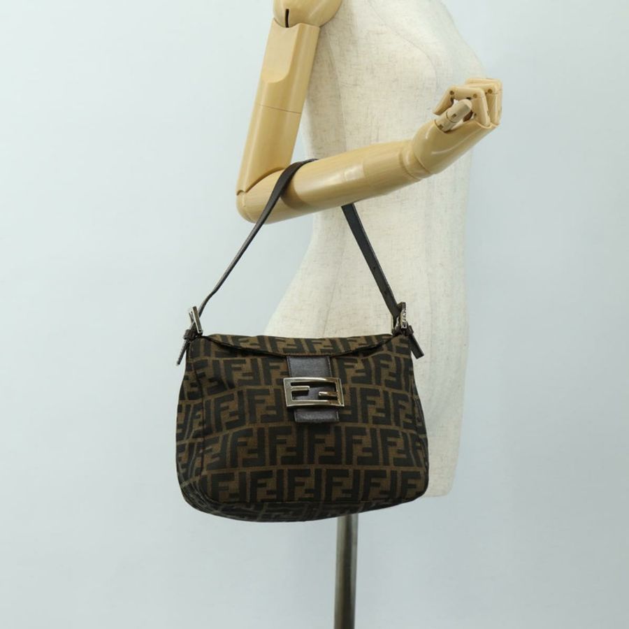 【日本直送】FENDI Zucca帆布Mamma Baguette單肩包 黑色棕色 正品 186463V-25