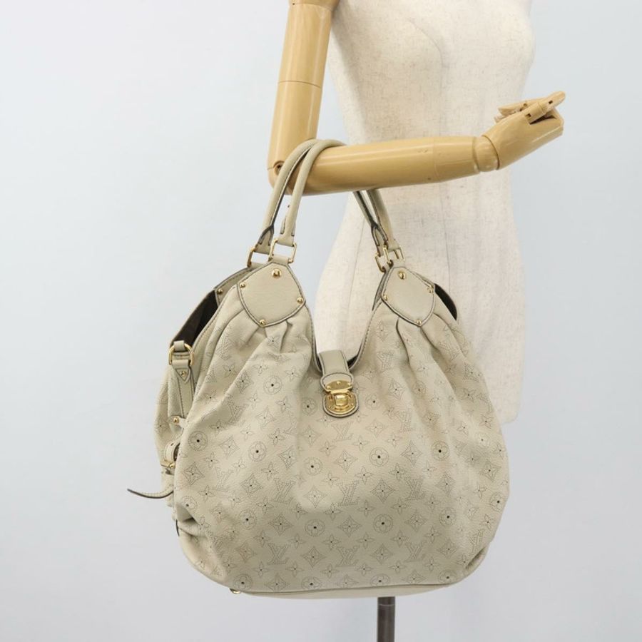 【日本直送】路易威登 (LOUIS VUITTON) 鏤空 Mahina XL 手提包，米色皮革，貨號 M93978，LV 正品 am11926V-21