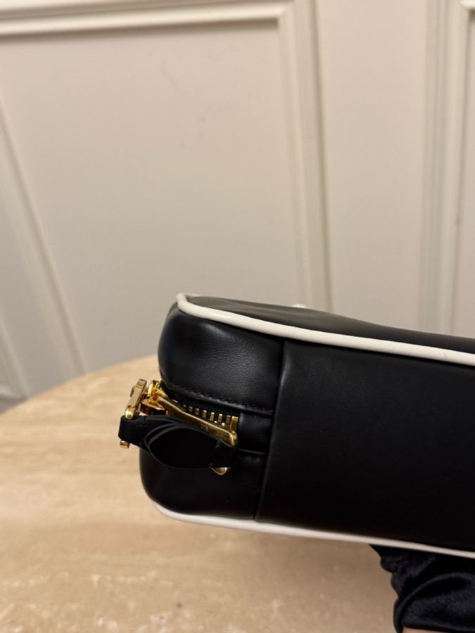 miu miu Beau 黑白拼色  保齡球 手提單肩包 尺寸：28cm-5