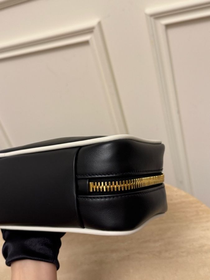 miu miu Beau 黑白拼色  保齡球 手提單肩包 尺寸：28cm-6