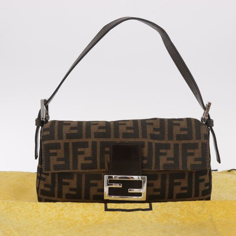 【日本直送】FENDI Zucca帆布Mamma Baguette單肩包 黑色 棕色 銀色 正品 189252SAM-11