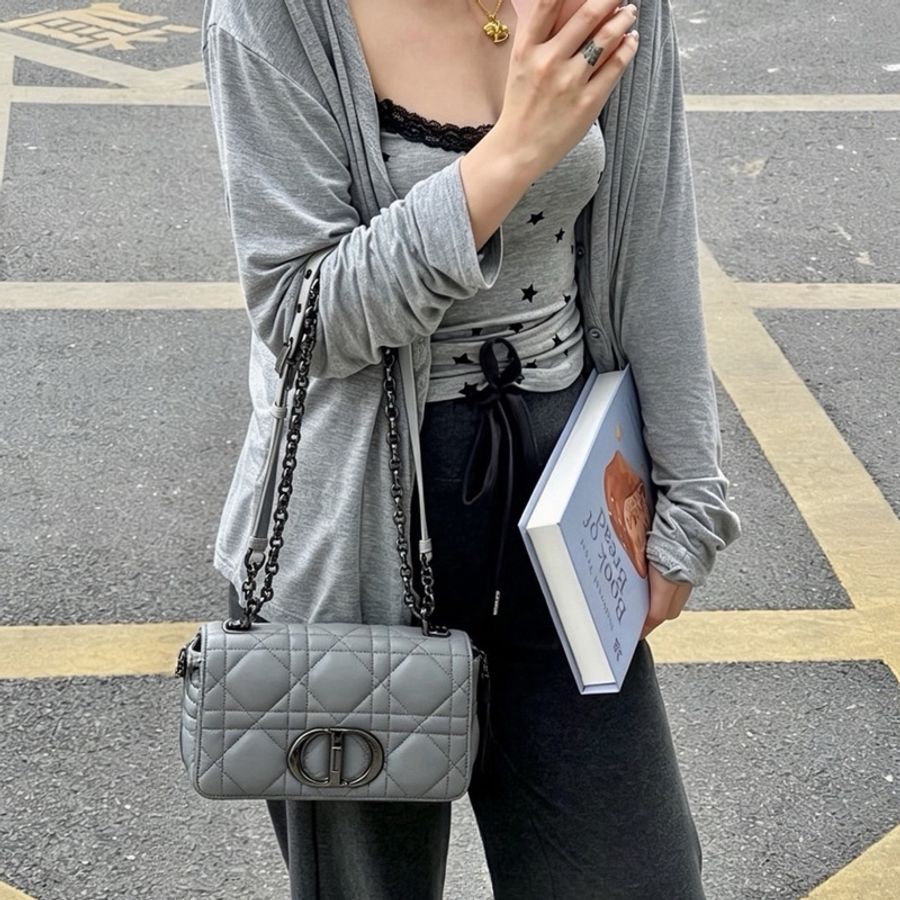 🩶Dior Caro 25cm 中號高級灰・全配近新釋出✨-1
