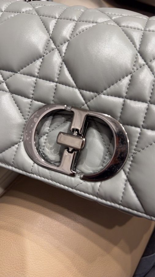 🩶Dior Caro 25cm 中號高級灰・全配近新釋出✨-5