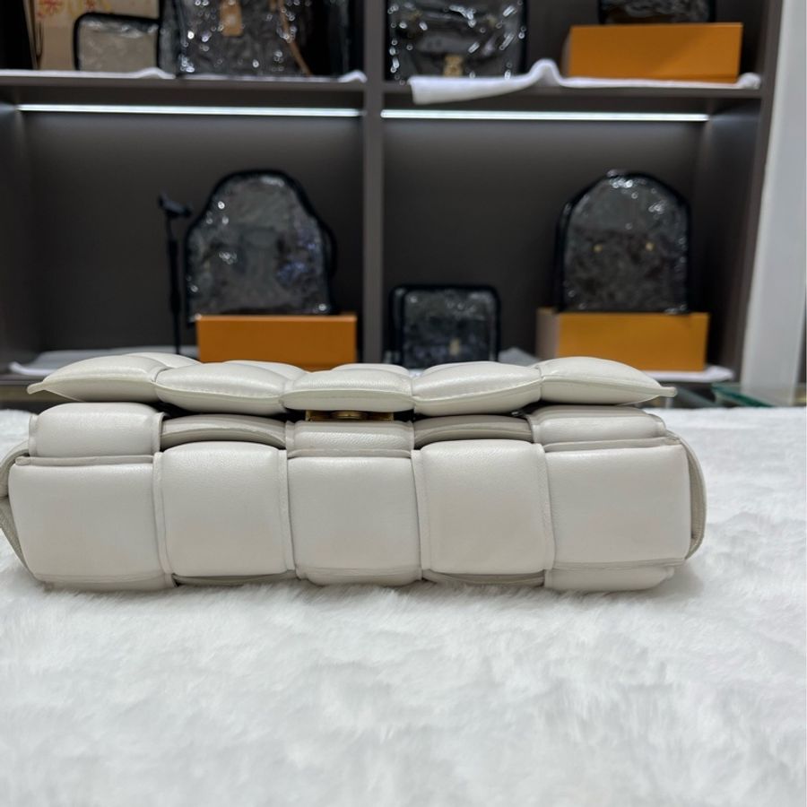 葆蝶家/Bottega Veneta  631421VBWZ09143    加襯Intreccio編織皮革斜挎包-4