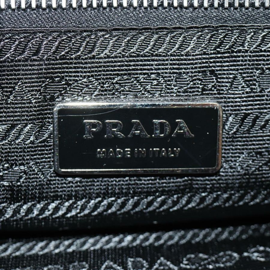【日本直送】PRADA 黑色銀色皮革肩背包，正品編號 187215SAV-18