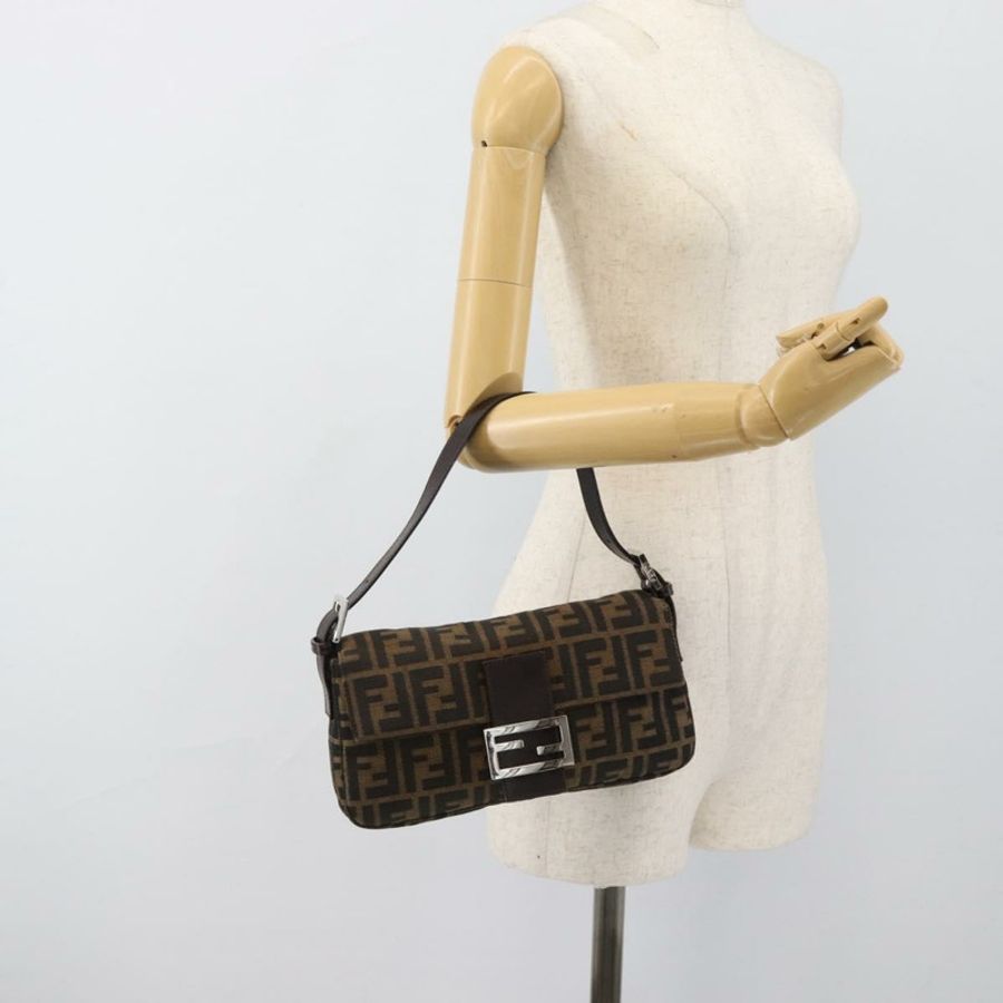 【日本直送】FENDI Zucca帆布Mamma Baguette單肩包 黑色棕色 正品 189109V-22