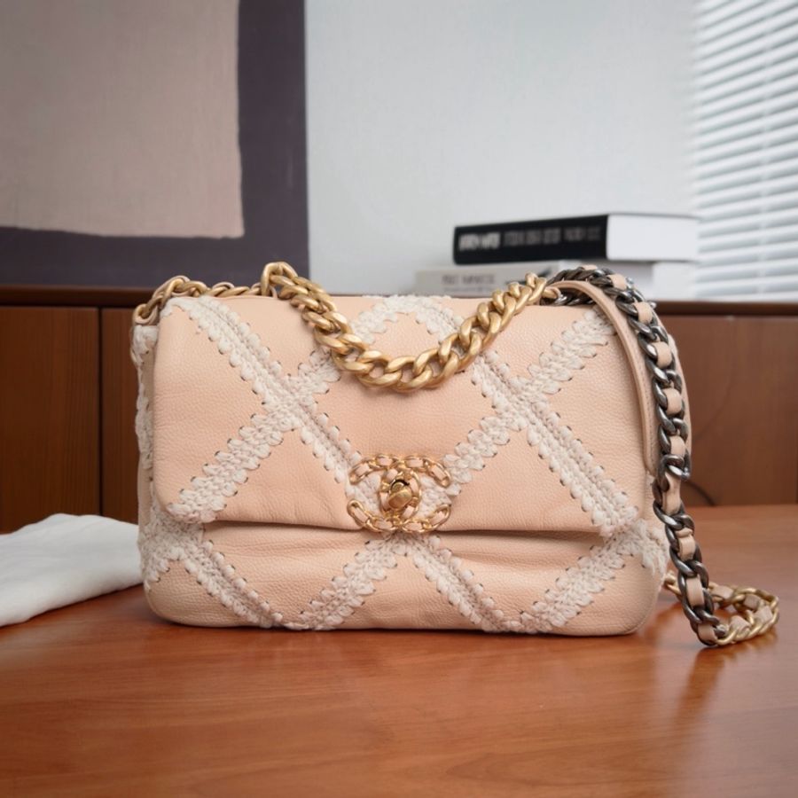 【威選精品】  ✨ CHANEL 限量款 19 Bag 編織小號肩背斜背包 ✨-0