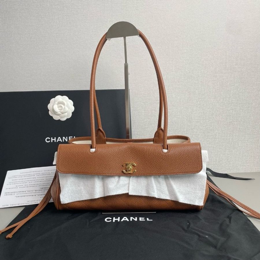 Chanel香奈兒 26S法棍焦糖色荔枝皮金扣
全新 芯片款
尺寸：32×14
附件：塵袋 包裝盒 購證-2