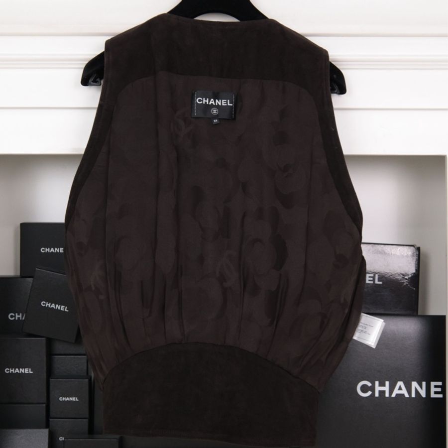Chanel 21A棕色菱格纹皮革拼麂皮马甲长裤套装-3