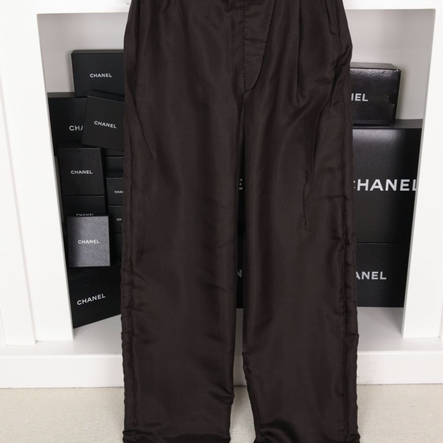 Chanel 21A棕色菱格纹皮革拼麂皮马甲长裤套装-15