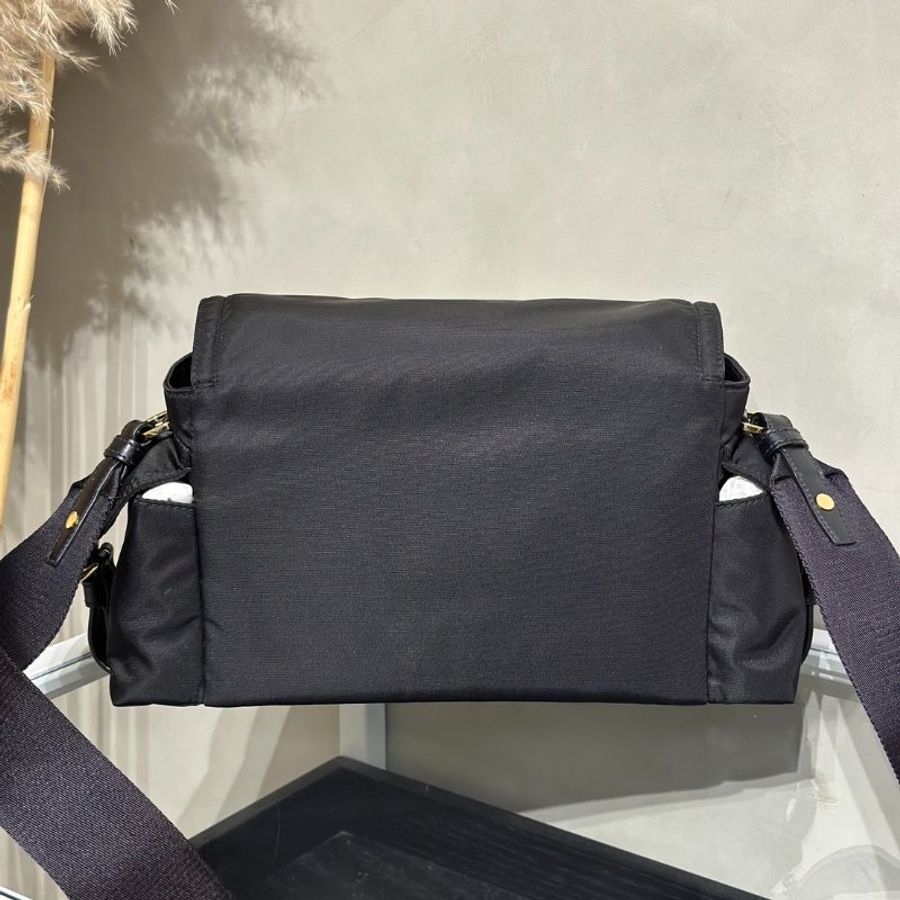 PRADA Prada Explore中號郵差包 - 黑金-4