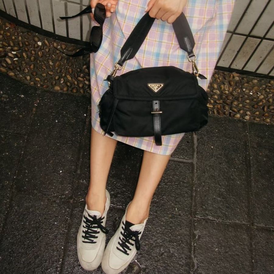 PRADA Prada Explore中號郵差包 - 黑金-12