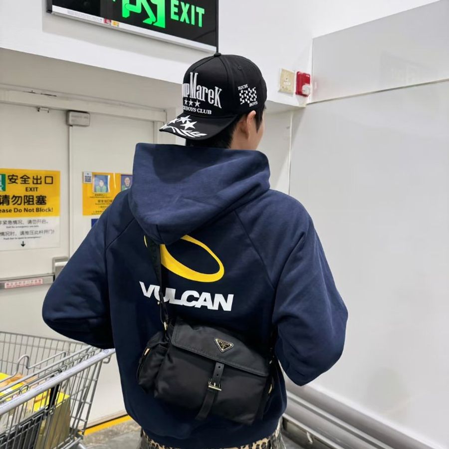 PRADA Prada Explore中號郵差包 - 黑金-13