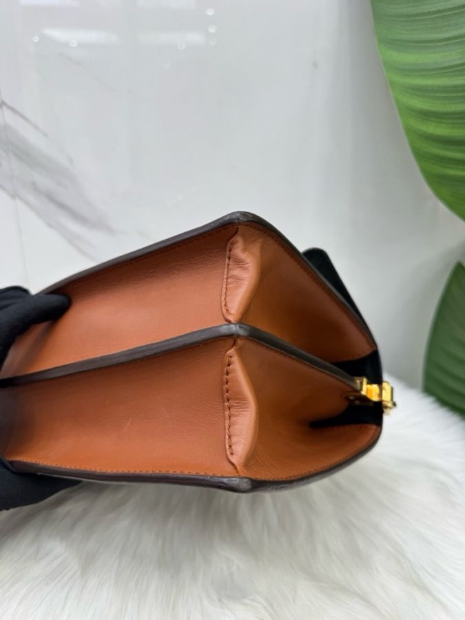 路易威登/Louis Vuitton 老花芯片拼焦糖色達芙妮中號單肩斜挎包  尺寸24.5x11x18-17