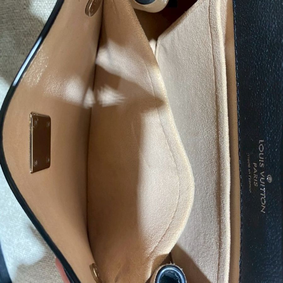 Louis Vuitton Lockme Ever BB 手提斜背包-10