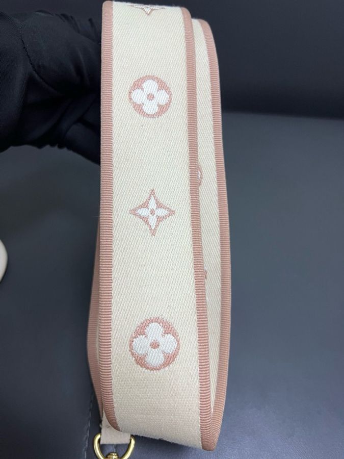 LV Diane  奶白色全皮腋下法棍包-22