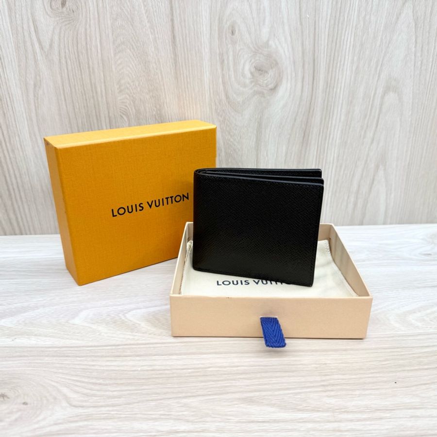 LV全新送禮🎁黑TAIGA牛皮Amerigo對開短夾M62045-1